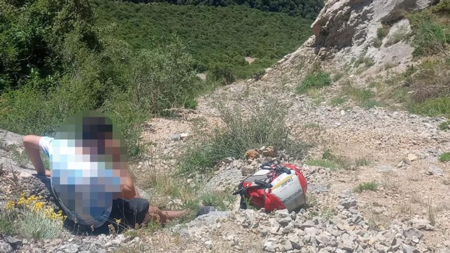 Un menor de 16 años, herido grave al caer tres metros cuando hacía una ruta en la sierra de Ioar (Azuelo)